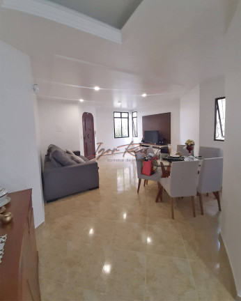 Imagem Casa com 4 Quartos à Venda, em Centro - Campos Dos Goytacazes Imagem Casa com 4 Quartos à Venda, em Centro - Campos Dos Goytacazes