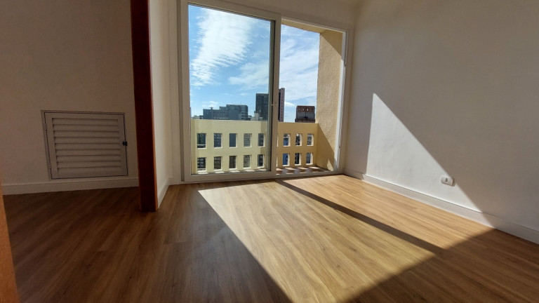 Apartamento com 2 Quartos à Venda, 76 m² em Centro - Curitiba