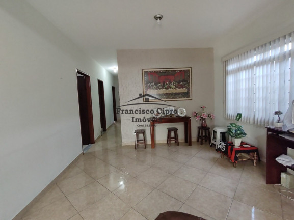 Imagem Casa com 3 Quartos à Venda, 230 m² em Pedregulho - Guaratinguetá