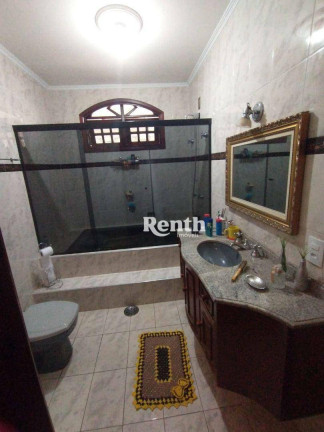 Imagem Casa com 5 Quartos à Venda, 393 m² em Centro - Santa Gertrudes Imagem Casa com 5 Quartos à Venda, 393 m² em Centro - Santa Gertrudes