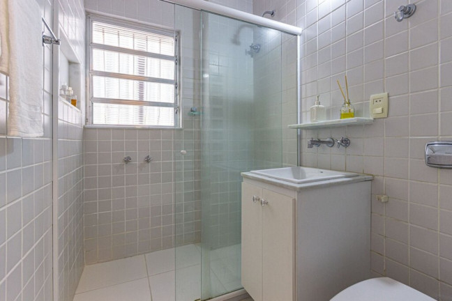 Imagem Imóvel com 2 Quartos à Venda, 90 m² em Copacabana - Rio De Janeiro Imagem Imóvel com 2 Quartos à Venda, 90 m² em Copacabana - Rio De Janeiro
