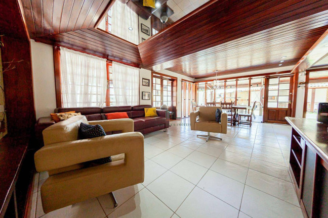 Imagem Casa com 6 Quartos à Venda, 780 m² em Piratininga - Niterói Imagem Casa com 6 Quartos à Venda, 780 m² em Piratininga - Niterói