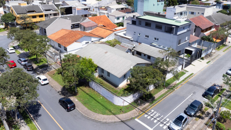 Imagem Terreno à Venda, 660 m² em Jardim Das Américas - Curitiba Imagem Terreno à Venda, 660 m² em Jardim Das Américas - Curitiba
