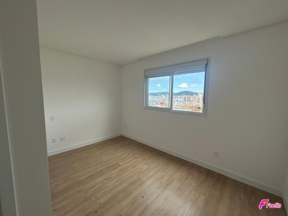 Imagem Apartamento com 3 Quartos à Venda, 109 m² em Estreito - Florianópolis