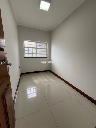 Imagem Casa com 3 Quartos à Venda, 308 m²