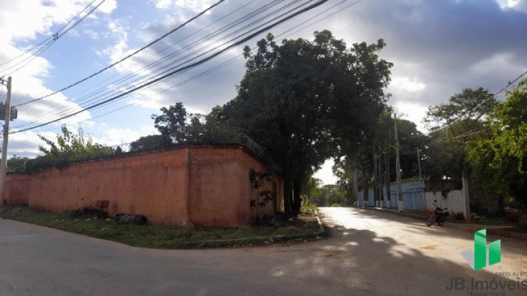 Imagem Casa com 4 Quartos à Venda, 202 m² em Santo Inácio - Montes Claros
