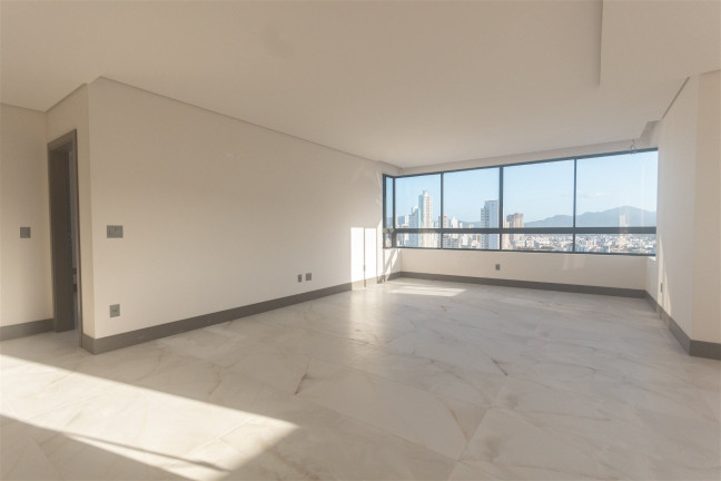 Imagem Apartamento com 3 Quartos à Venda, 130 m² em Centro - Balneário Camboriú Imagem Apartamento com 3 Quartos à Venda, 130 m² em Centro - Balneário Camboriú