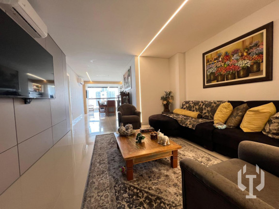 Apartamento com 3 Quartos à Venda, 123 m² em Meia Praia - Itapema