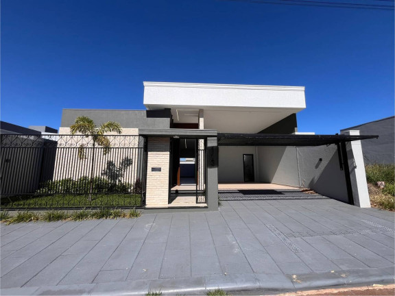Casa com 3 Quartos à Venda, 206 m² em Tropical Iii - Cascavel