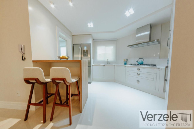Imagem Apartamento com 3 Quartos à Venda, 164 m² em Pioneiros - Balneário Camboriú Imagem Apartamento com 3 Quartos à Venda, 164 m² em Pioneiros - Balneário Camboriú