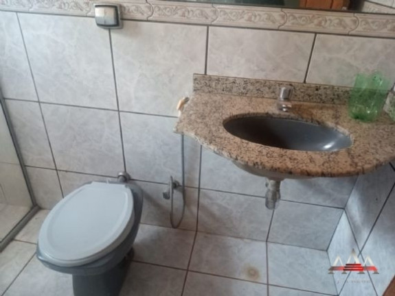 Imagem Casa com 3 Quartos à Venda, 200 m² em Nova Esperança - Várzea Grande