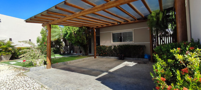 Casa com 5 Quartos à Venda, 218 m² em Estrada Do Coco  - Lauro De Freitas