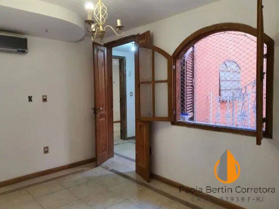 Imagem Casa com 4 Quartos à Venda, 240 m² em Ingá - Niterói Imagem Casa com 4 Quartos à Venda, 240 m² em Ingá - Niterói