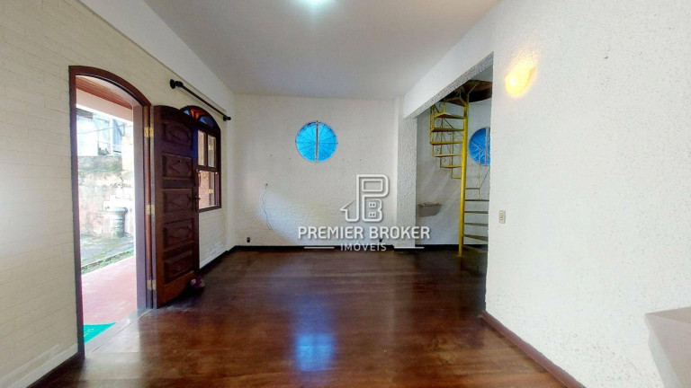 Casa com 3 Quartos à Venda, 182 m² em Albuquerque - Teresópolis