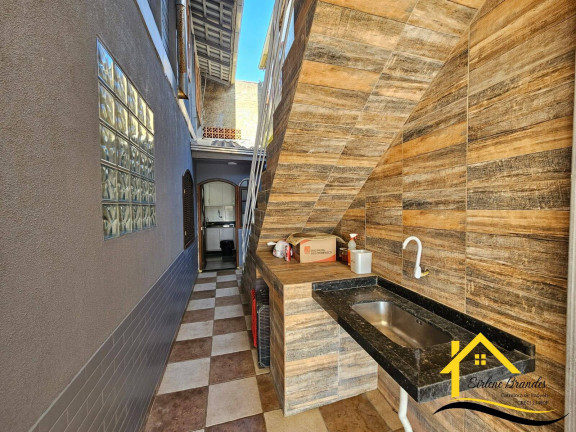 Imagem Casa com 6 Quartos à Venda, 232 m² em Centro - Balneário Barra Do Sul Imagem Casa com 6 Quartos à Venda, 232 m² em Centro - Balneário Barra Do Sul