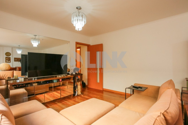 Imagem Apartamento com 3 Quartos à Venda, 133 m² em Independência - Porto Alegre Imagem Apartamento com 3 Quartos à Venda, 133 m² em Independência - Porto Alegre