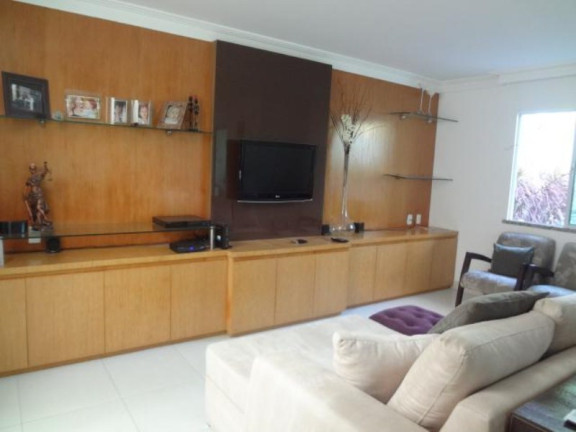 Imagem Imóvel com 3 Quartos à Venda, 5.000 m² em Edson Queiroz - Fortaleza Imagem Imóvel com 3 Quartos à Venda, 5.000 m² em Edson Queiroz - Fortaleza