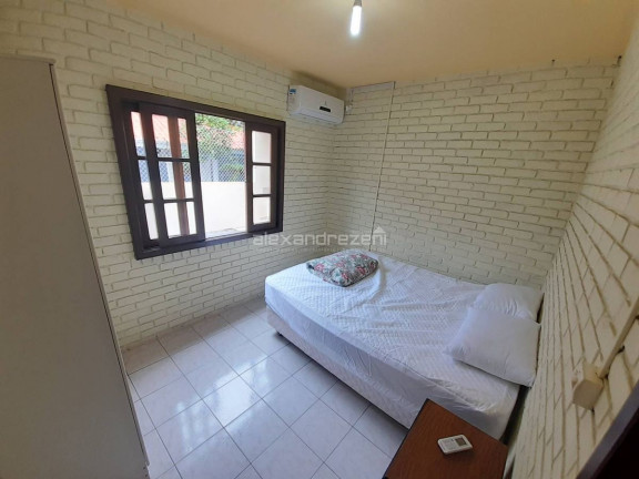 Imagem Casa com 2 Quartos para Temporada, 55 m² em Bombas - Bombinhas Imagem Casa com 2 Quartos para Temporada, 55 m² em Bombas - Bombinhas