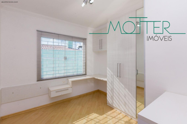 Imagem Casa com 3 Quartos à Venda, 159 m² em Novo Mundo - Curitiba Imagem Casa com 3 Quartos à Venda, 159 m² em Novo Mundo - Curitiba