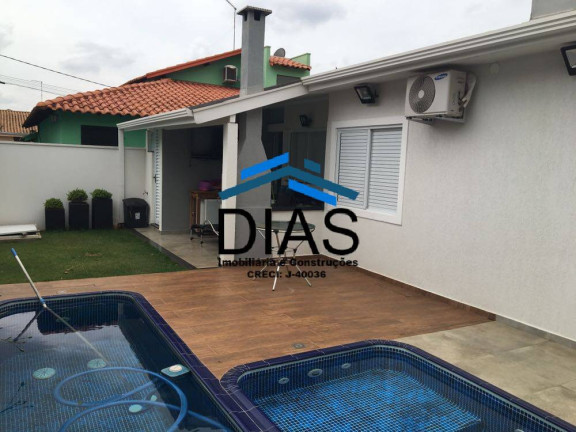 Imagem Casa com 3 Quartos à Venda, 256 m² em Centro - Araraquara Imagem Casa com 3 Quartos à Venda, 256 m² em Centro - Araraquara