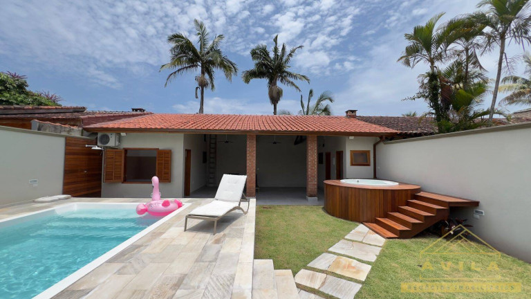 Casa com 4 Quartos à Venda,  em Bertioga