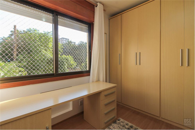 Imagem Imóvel com 3 Quartos à Venda, em Boa Vista - Porto Alegre Imagem Imóvel com 3 Quartos à Venda, em Boa Vista - Porto Alegre