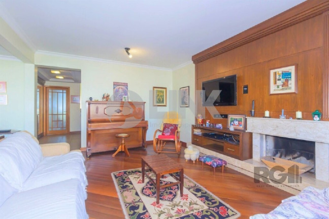 Imagem Apartamento com 3 Quartos à Venda, 190 m² em Auxiliadora - Porto Alegre Imagem Apartamento com 3 Quartos à Venda, 190 m² em Auxiliadora - Porto Alegre