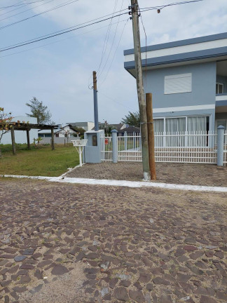 Imagem Casa com 6 Quartos à Venda, em Atlântida Sul - Osório Imagem Casa com 6 Quartos à Venda, em Atlântida Sul - Osório