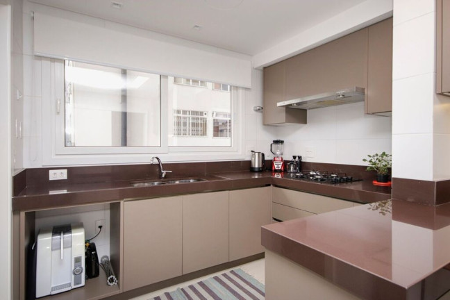 Imagem Imóvel com 2 Quartos à Venda, 157 m² em Menino Deus - Porto Alegre Imagem Imóvel com 2 Quartos à Venda, 157 m² em Menino Deus - Porto Alegre