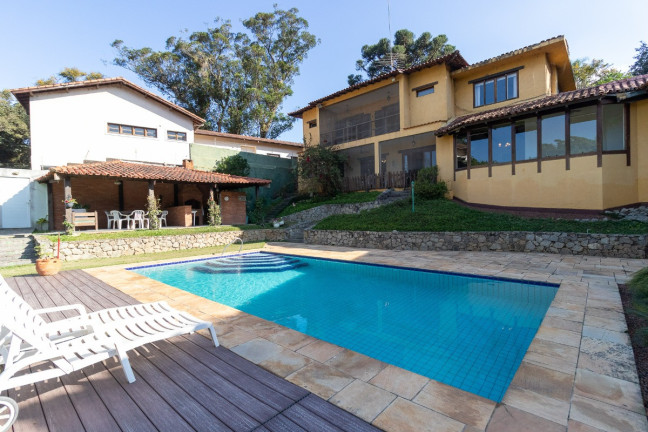 Sobrado com 5 Quartos à Venda, 650 m² em Guarapiranga - São Paulo