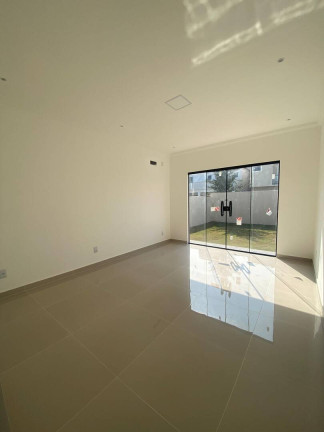 Imagem Casa com 3 Quartos à Venda,  em Cajueiros - Maricá