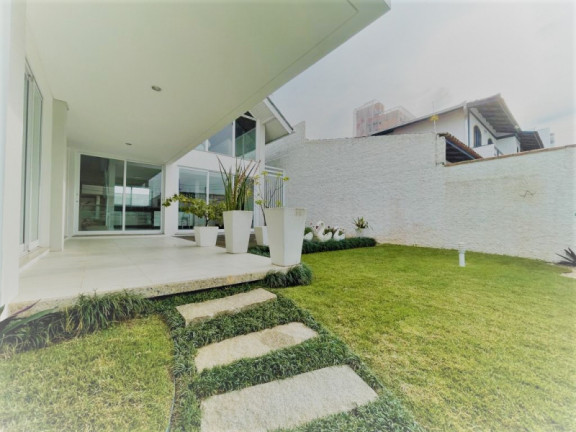 Imagem Casa com 3 Quartos à Venda, 387 m²