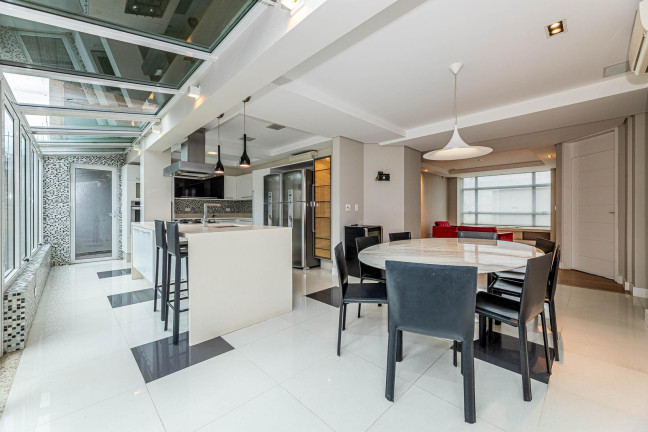 Imagem Casa com 3 Quartos à Venda, 451 m² em Mossunguê - Curitiba Imagem Casa com 3 Quartos à Venda, 451 m² em Mossunguê - Curitiba