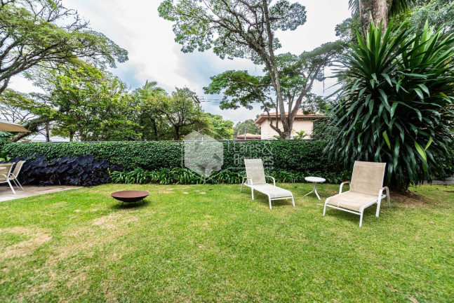 Imagem Casa com 5 Quartos à Venda, 377 m² em Cerqueira César - São Paulo Imagem Casa com 5 Quartos à Venda, 377 m² em Cerqueira César - São Paulo