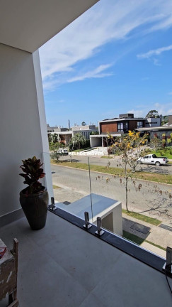 Imagem Casa com 3 Quartos à Venda, 307 m² em Centro - Camboriú Imagem Casa com 3 Quartos à Venda, 307 m² em Centro - Camboriú
