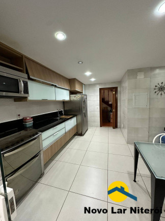 Imagem Casa com 3 Quartos à Venda, 302 m² em Piratininga - Niterói