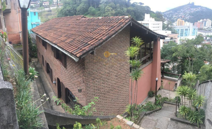 Casa com 5 Quartos à Venda, 653 m² em Várzea - Teresópolis