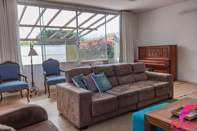 Imagem Casa com 4 Quartos à Venda, 300 m² em Campeche - Florianópolis Imagem Casa com 4 Quartos à Venda, 300 m² em Campeche - Florianópolis