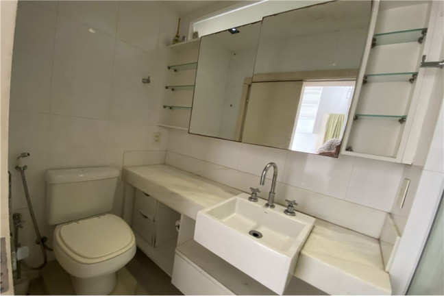 Imagem Apartamento com 3 Quartos à Venda, 107 m² em Copacabana - Rio De Janeiro Imagem Apartamento com 3 Quartos à Venda, 107 m² em Copacabana - Rio De Janeiro