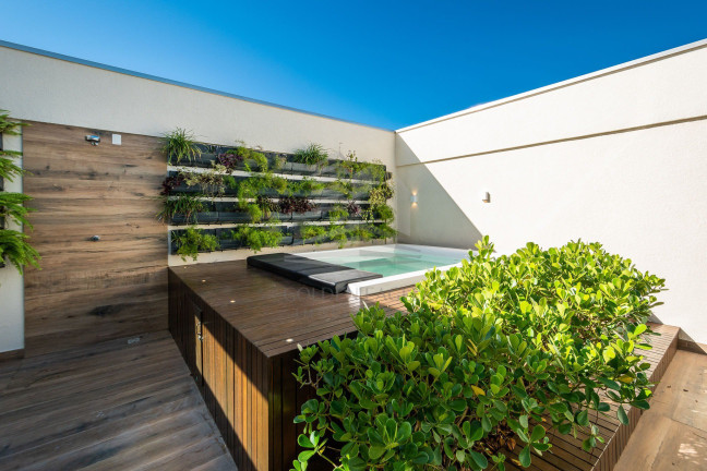 Imagem Apartamento com 2 Quartos à Venda, 67 m² em Centro - Camboriú