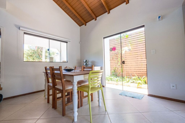 Imagem Casa com 4 Quartos à Venda, 149 m² em Armação Do Pântano Do Sul - Florianópolis