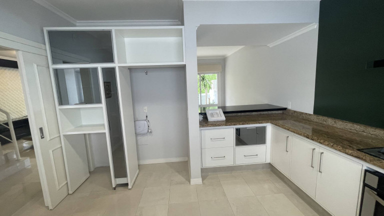 Imagem Casa com 3 Quartos à Venda, 220 m² em Jurerê - Florianópolis