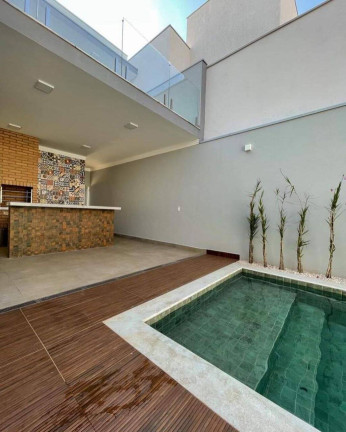 Casa com 4 Quartos à Venda,  em Limeira