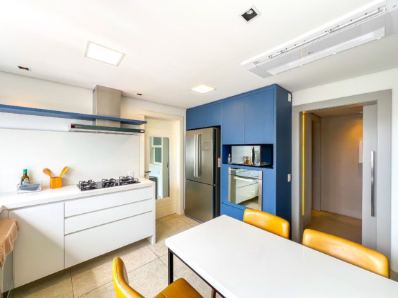 Imagem Imóvel com 4 Quartos à Venda, 304 m² em Petrópolis - Porto Alegre Imagem Imóvel com 4 Quartos à Venda, 304 m² em Petrópolis - Porto Alegre
