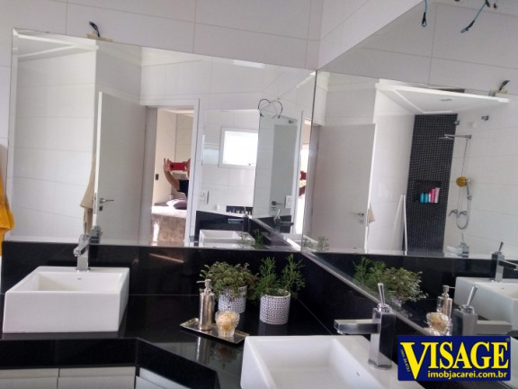 Imagem Casa com 4 Quartos à Venda, em Jd. Coleginho - Jacareí Imagem Casa com 4 Quartos à Venda, em Jd. Coleginho - Jacareí