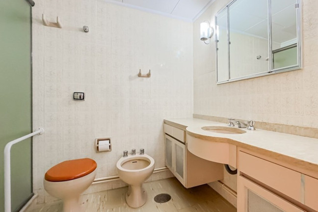 Imagem Apartamento com 3 Quartos à Venda, 217 m² em Independência - Porto Alegre Imagem Apartamento com 3 Quartos à Venda, 217 m² em Independência - Porto Alegre