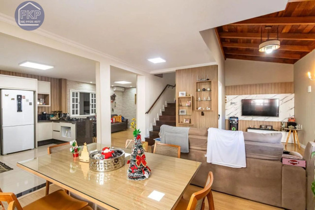 Imagem Casa com 3 Quartos à Venda, 178 m² em Ariribá - Balneário Camboriú Imagem Casa com 3 Quartos à Venda, 178 m² em Ariribá - Balneário Camboriú