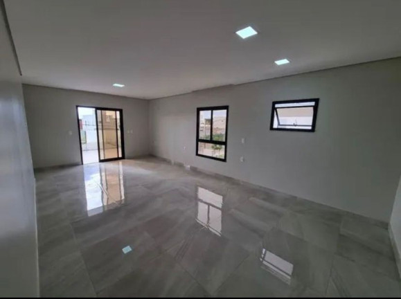 Imagem Casa com 4 Quartos à Venda, 33.887 m² em Centro - Eusébio
