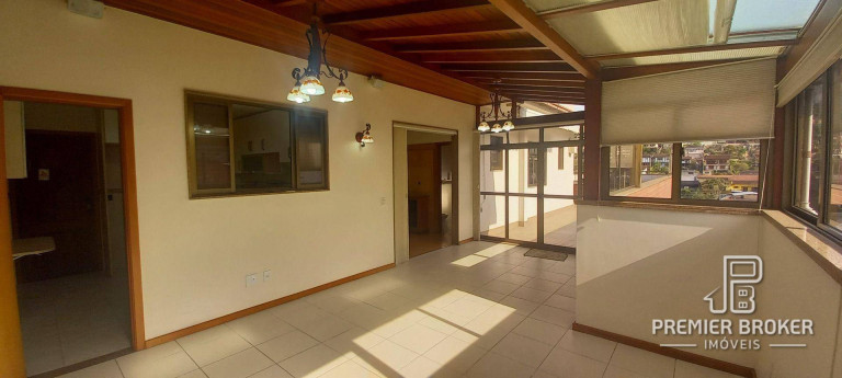 Cobertura com 5 Quartos à Venda, 310 m² em Várzea - Teresópolis