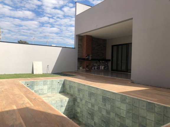 Casa com 4 Quartos à Venda, 220 m² em Hortolândia